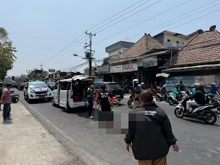 Tragis! Sepeda Ontel Berbelok Mendadak di Laweyan Solo, Lansia Tewas Mengenaskan Usai Tabrakan dengan Honda Vario