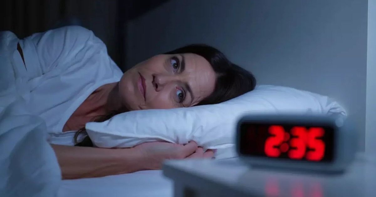 Susah Tidur Malam Ini? 4 Cara Simpel Tenangkan Pikiran Tanpa Perlu Main HP