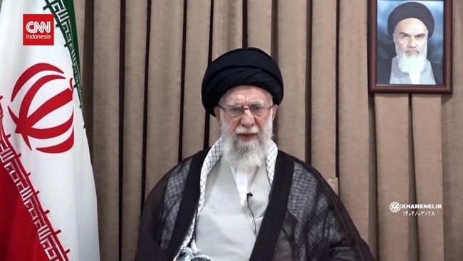 Siapa Ayatollah Ali Khamenei: Pemimpin Tertinggi Iran yang Diklaim Tewas Dibom dalam Perang AS - Israel, Simak Lebih Dekat