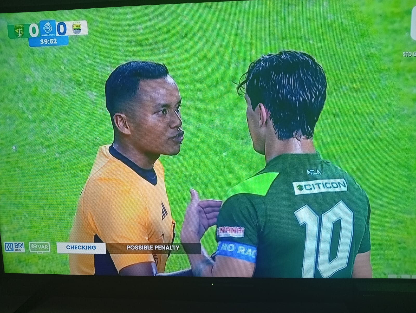 Profil Wasit Persebaya vs Persib: Eko Saputra Kembali Pimpin Duel Panas Pekan 24 BRI Super League Malam Ini