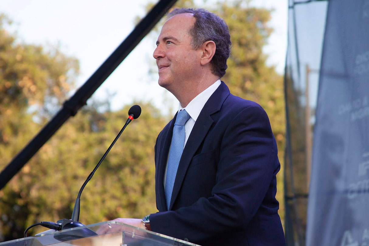 BREAKING: Pentagon Minta Anggaran Tambahan $200 Miliar, Schiff: Ini Akan Hancurkan Layanan Kesehatan Warga