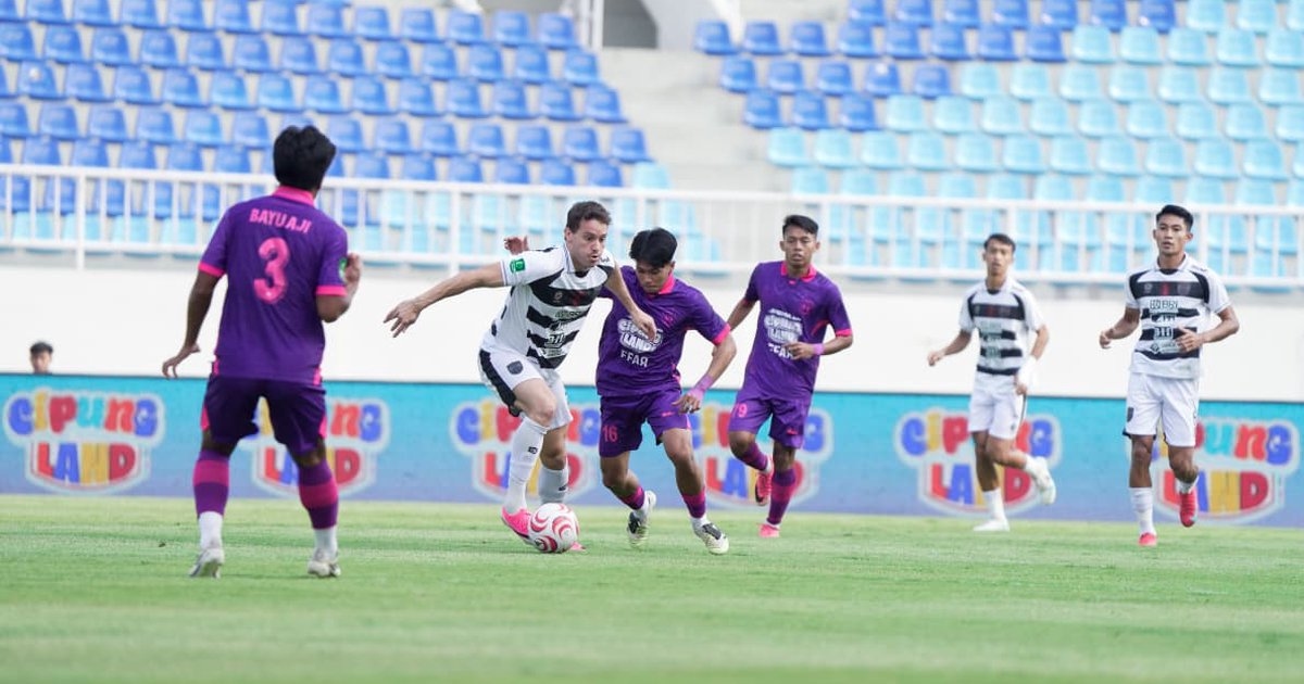 Enam Peluang Gol Kendal Tornado FC Kena Mistar Gawang, Stefan Keeltjes Syukuri Hasil Imbang Lawan RANS