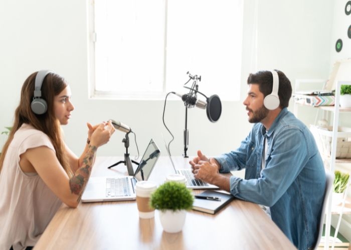 Mengenal Podcast Mulai Dari Jenis Sampai Tips Membuat Podcast yang Baik