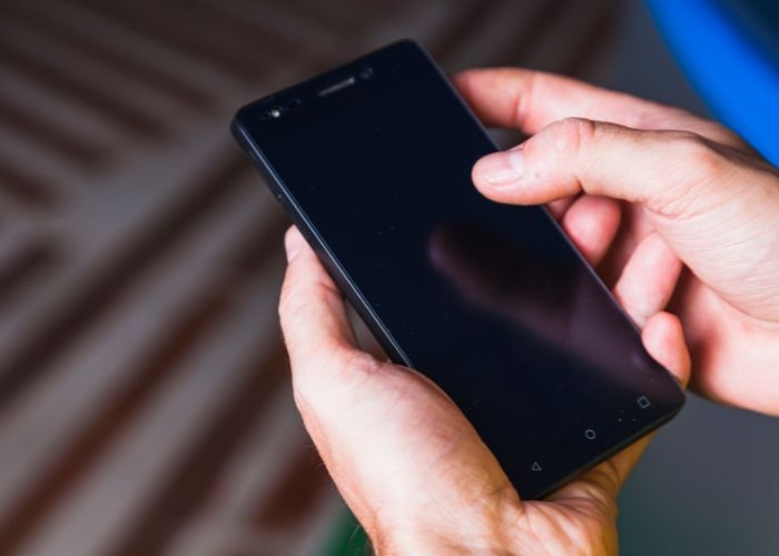 Berikut 7 Tips Ampuh Hilangkan Jamur yang Terdapat Pada Layar HP