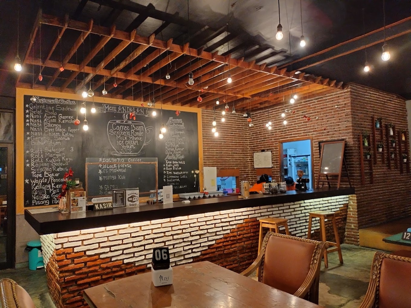 4 Rekomendasi Kafe Hits yang Ada di Tegal, Ada yang Mengusung Konsep Tradisional Jawa