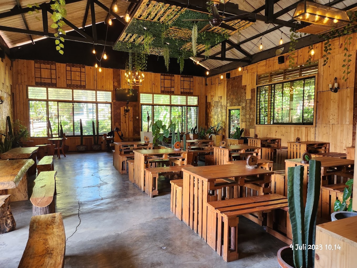 4 Rekomendasi Cafe Instagramable yang Berlokasi di Trawas Mojokerto, Bisa Menikmati Nuansa Alam