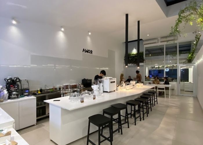 Menemukan Suasana Produktif di Lima Cafe Cozy Purwokerto untuk Work from Cafe