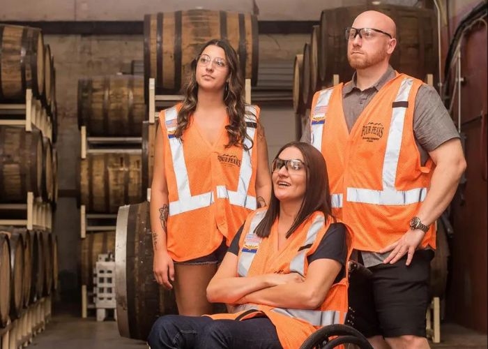 Menggali Peluang Karir sebagai Helper: Tugas, Jenis Pekerjaan, dan Tips Sukses