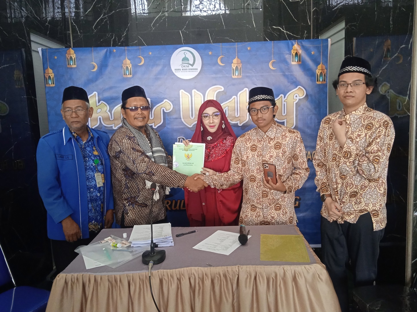 Gelar Ikrar Wakaf untuk Masjid Darrul Wahid Semarang, Widisari Berharap untuk Kemakmuran Masjid