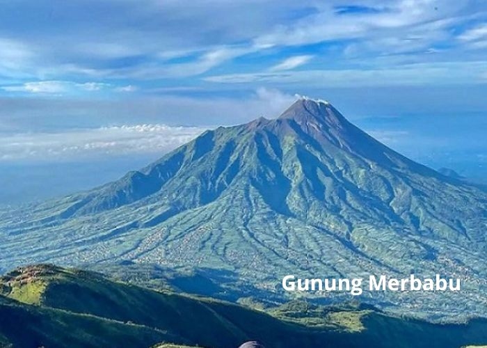 Misteri dan Keindahan Gunung Merbabu: Mitos, Pantangan, dan Petualangan di Puncak Jawa Tengah