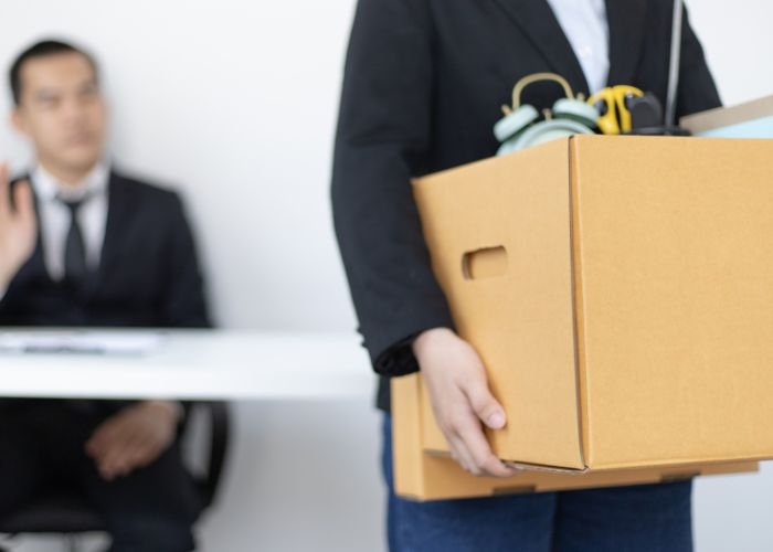 Resign Sebelum 1 Tahun: Melihat dari Perspektif Hukum dan Tips Etika Mengajukan Pengunduran Diri yang Baik