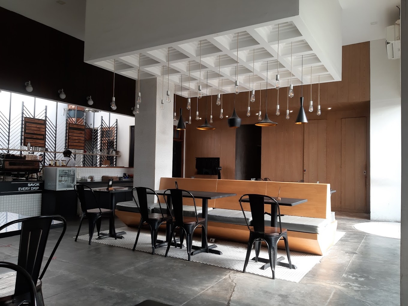 Menggali Keindahan 5 Rekomendasi Café untuk Work From Cafe Terbaik di Malang