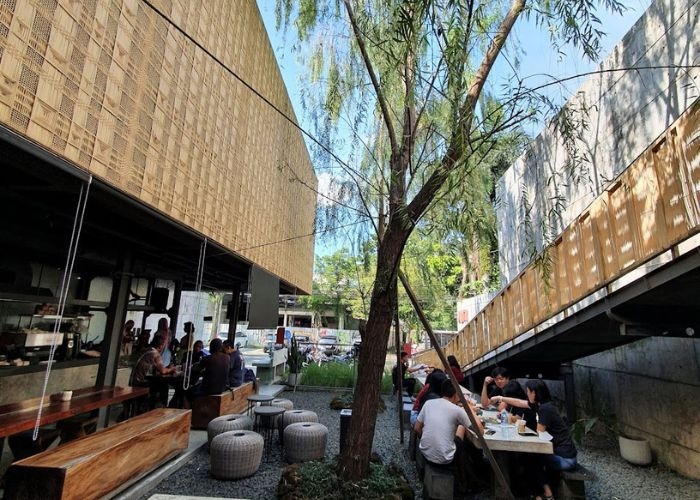 Kawasan Cafe Buah Batu Bandung, Tempat Nyaman untuk Bekerja dan Bersantai (Bagian 2)