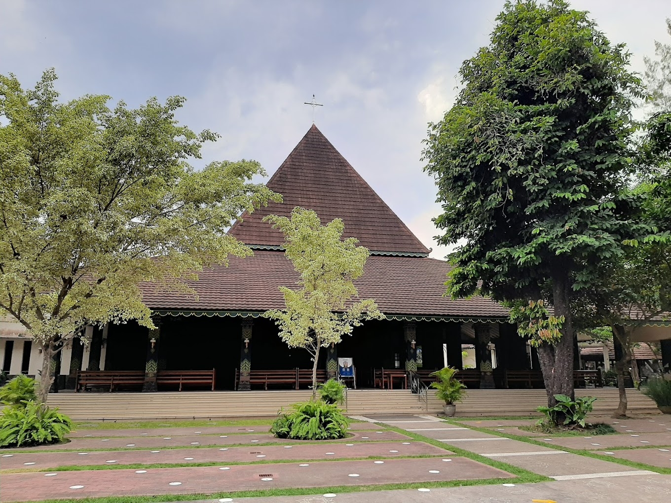 Mengulik Gereja Hati Kudus Tuhan Yesus Ganjuran: Akulturasi Budaya Serta Keberagamannya di Bantul, Yogyakarta