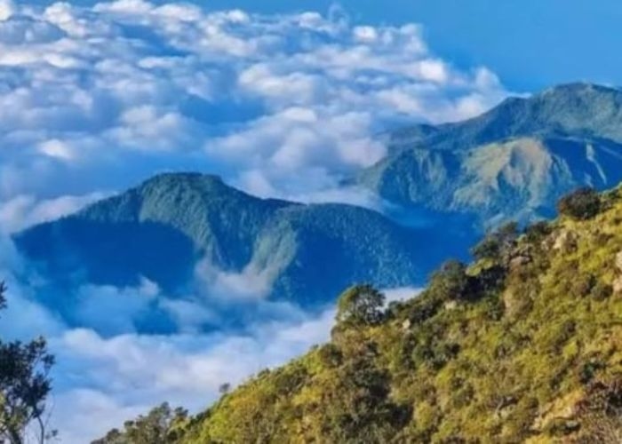 Meniti Jejak Misteri di Gunung Lawu: Antara Mitos dan Aturan Mendaki yang Harus Diikuti