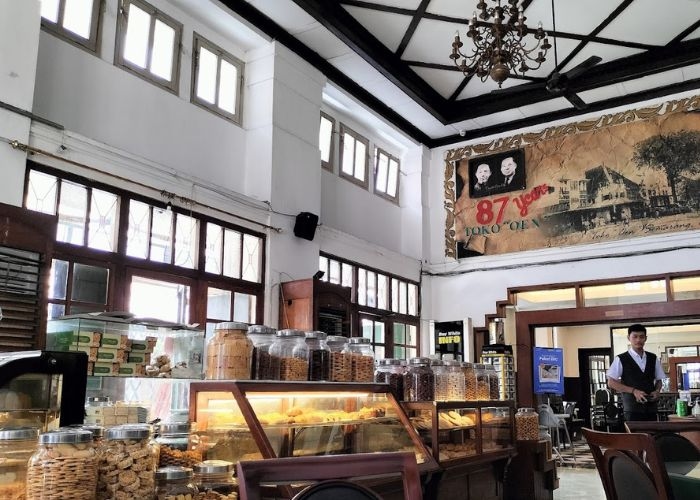 Perjalanan Toko Oen Semarang: Merasakan Sejarah dan Cita Rasa Kolonial yang Legendaris