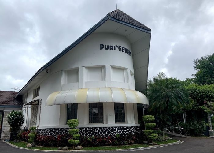 Perjalanan dan Perkembangan Puri Gedeh Semarang: Keindahan Arsitektur dan Jejak Sejarah yang Tertinggal