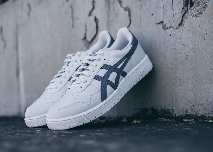 6 Tips Ampuh untuk Mengatasi Bau Sepatu Tanpa Harus Dicuci