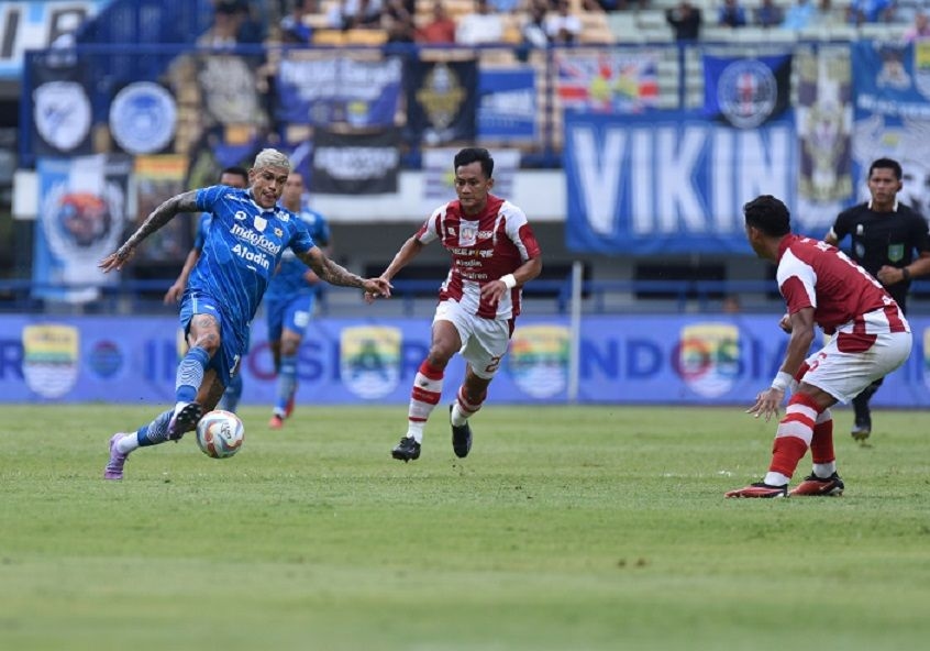 UPDATE KLASEMEN Liga 1 : Persib Bandung Gagal Menang atas Persis, Bali United - PSIS Siap Mengkudeta