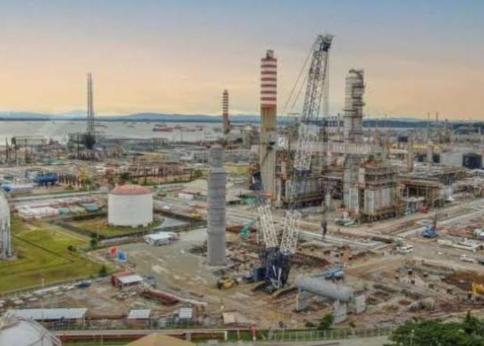 Misteri yang Menyelimuti Kilang Minyak Balikpapan: Sebuah Cerita Menakutkan di Balik Produksi Minyak di Kalimantan