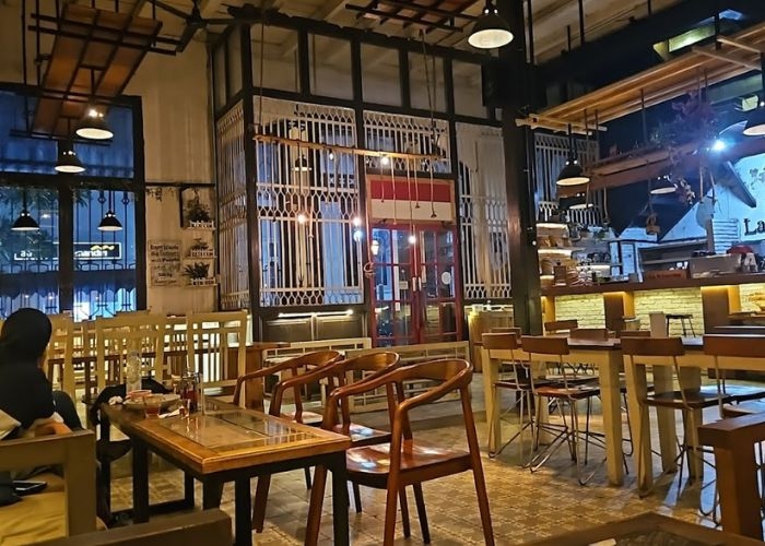 Rekomendasi Cafe Hits: Hero Coffee, Tempat Wisata Kuliner dan Tempat Nongkrong Berkonsep Unik di Semarang