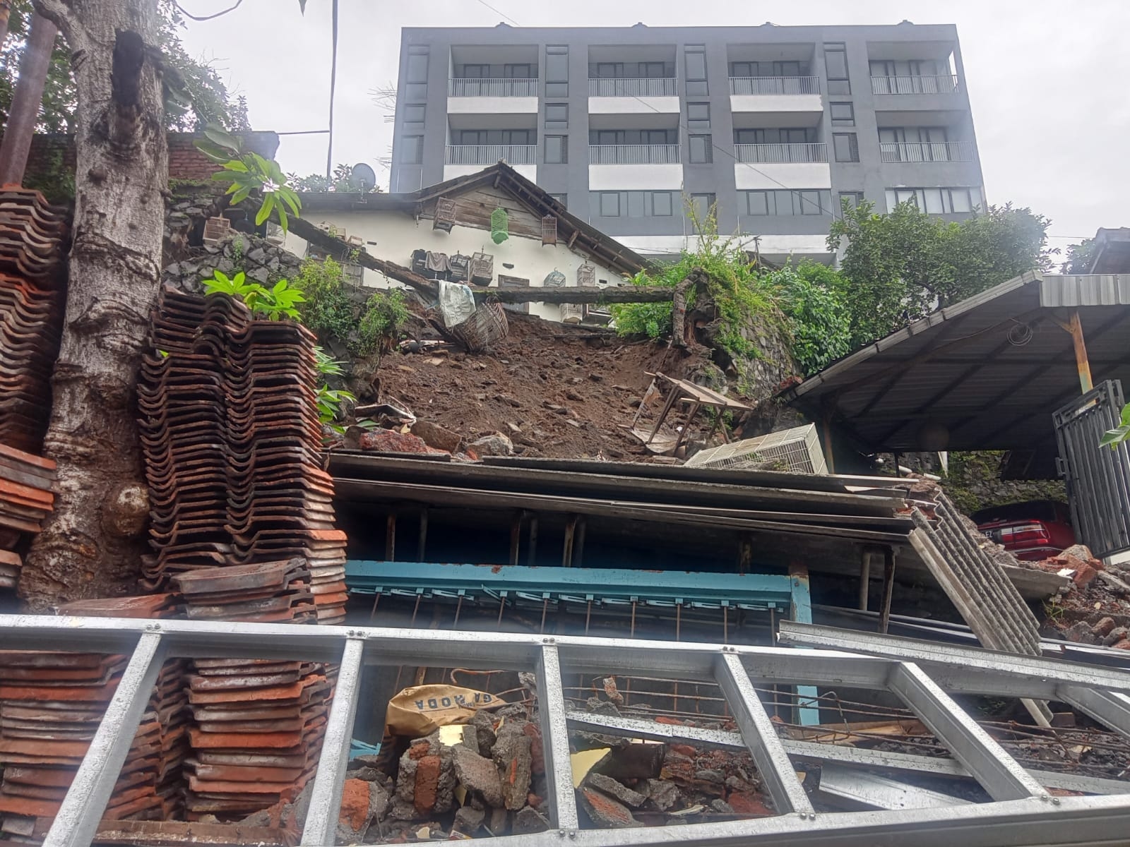 Hari Ini 13 Maret 2024, Semarang Dikepung Bencana Banjir Tanah Longsor hingga Pohon Tumbang, Cek Titik Lokasi Kejadian