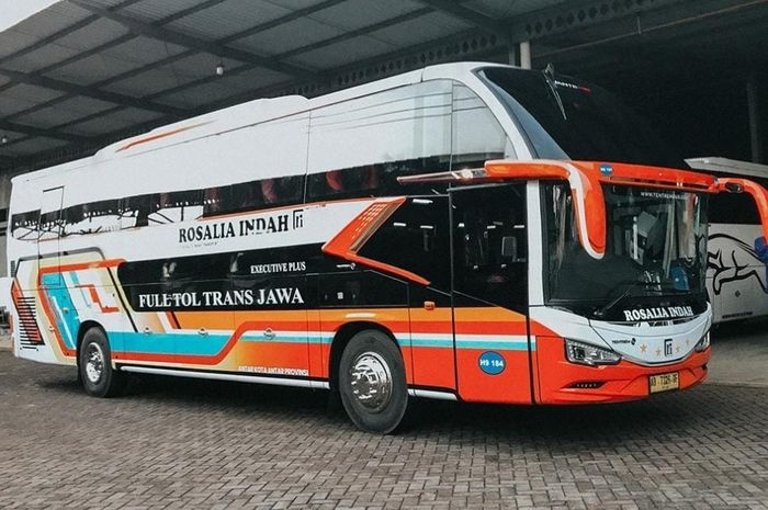 Penanganan Insiden Kebakaran Bus Rosalia Indah Berjalan Lancar: Semua Selamat, Tidak Ada Korban