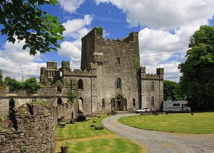 Penelusuran Istana Paling Angker di Dunia: Misteri Dibalik Leap Castle, Legenda Angker dari Irlandia yang Tak Tergoyahkan