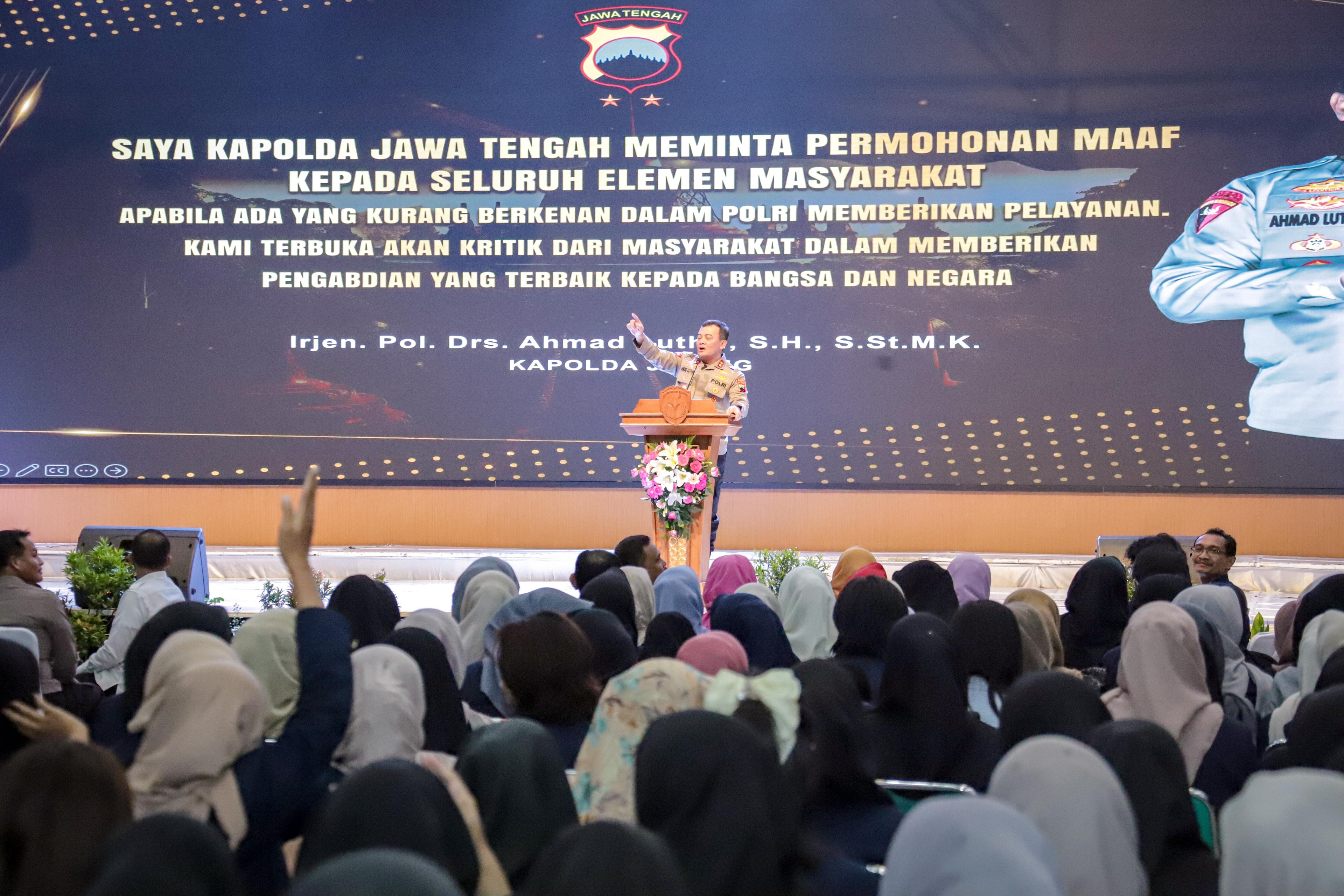 Didepan Ribuan Mahasiswa UPGRIS, Kapolda Jateng Sampaikan Kuliah Umum Wawasan Kebangsaan, Tekankan Pentingnya Persatuan Bangsa