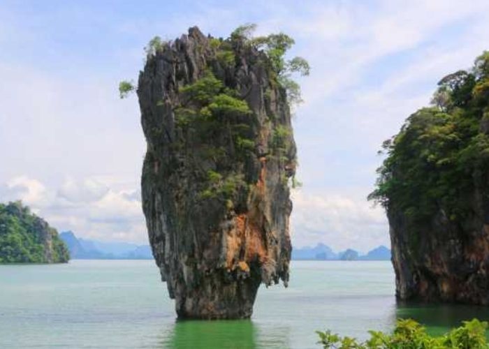 Misteri Tersembunyi Khao Lak, Thailand: Pantai dengan Pesona Alam yang Indah Namun Dihantui Arwah Korban Tsunami