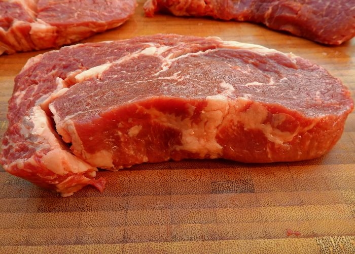 TERBONGKAR! Tips Menyimpan Daging Agar Tetap Segar Tanpa Kulkas, Pastinya Tahan Lama dan Anti Busuk!