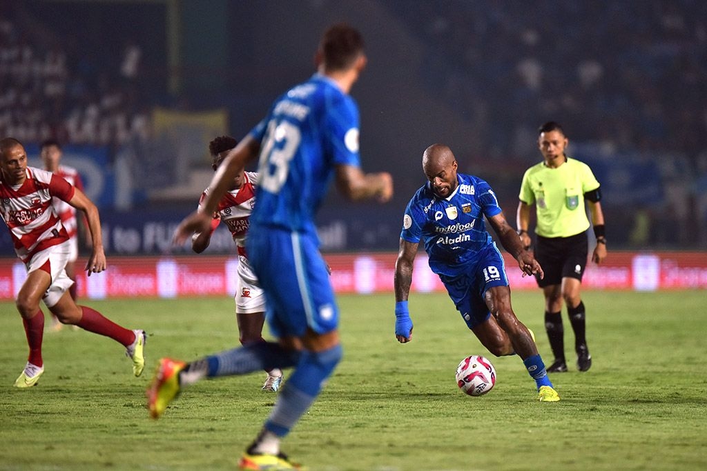 LIVE SCORE LIVE STREAMING Persib vs Persis, Maung Bandung Hanya Butuh Hasil Imbang! CEK SKOR BABAK PERTAMA KEDUA FULL TIME Siapa Lolos ke SEMIFINAL?