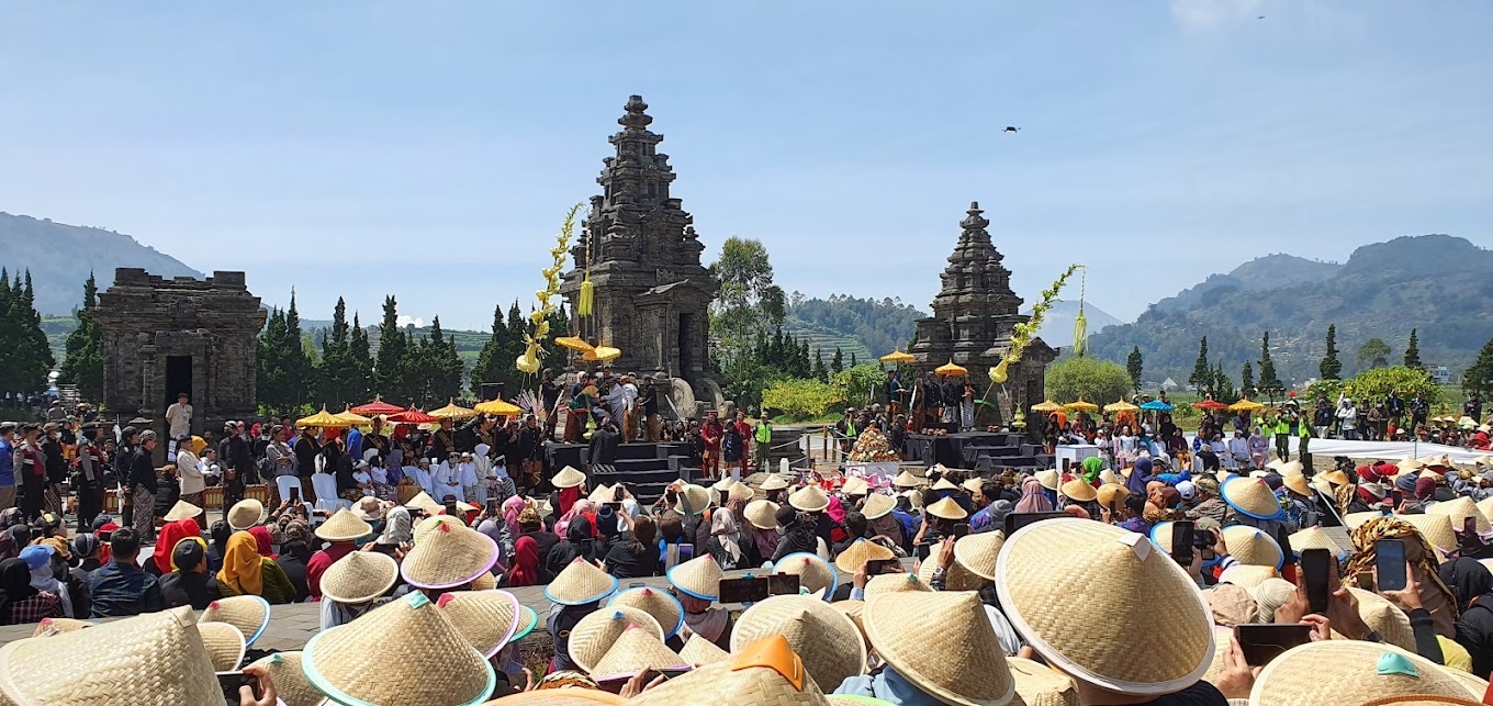 Dieng Culture Festival 2024: Menyaksikan Kemilau Budaya dalam Hamparan Alam Hijau! Berikut Jadwal Berdasarkan Calender of Event Jawa Tengah