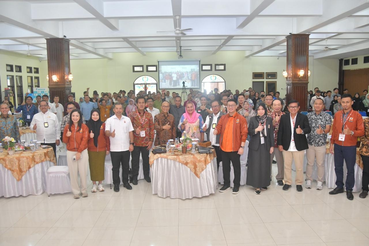 Seminar Nasional PPI Kota Semarang: Mencari Solusi Implementasi UU Keinsinyuran, Peran Insinyur dalam Pembangunan Nasional
