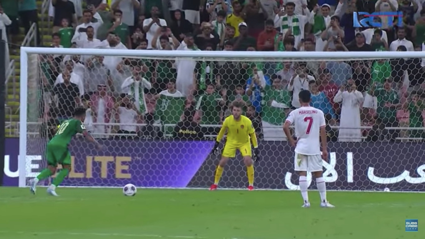 DEBUT GEMILANG Maarten Paes, Tepis Penalti Lawan, Putus Rekor Buruk Indonesia vs Arab Saudi di Kualifikasi Piala Dunia Zona Asia