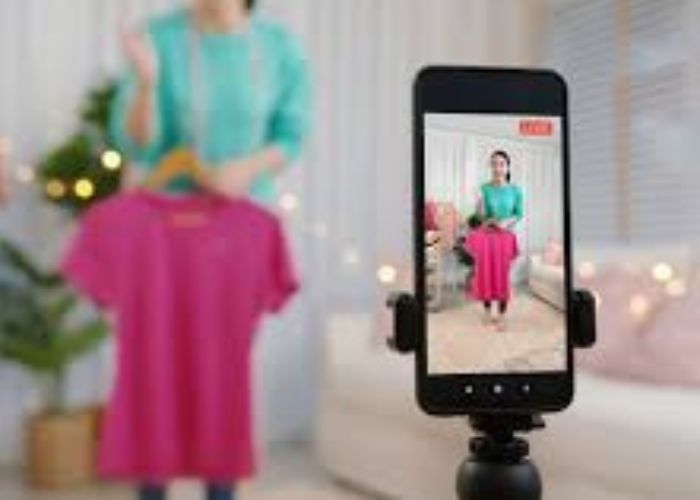 Karir Vibes! Bergabunglah dengan HipaShop: Lowongan Kerja serta Peluang Menjadi Host Live yang Dinamis dan Menarik di Dunia E-Commerce