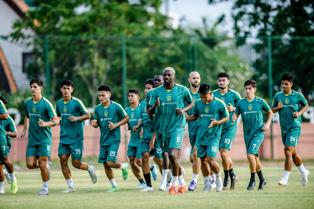 Persebaya Harus Bayar Mahal: Denda Rp70 Juta Akibat Ulah Penonton di Derby Jatim