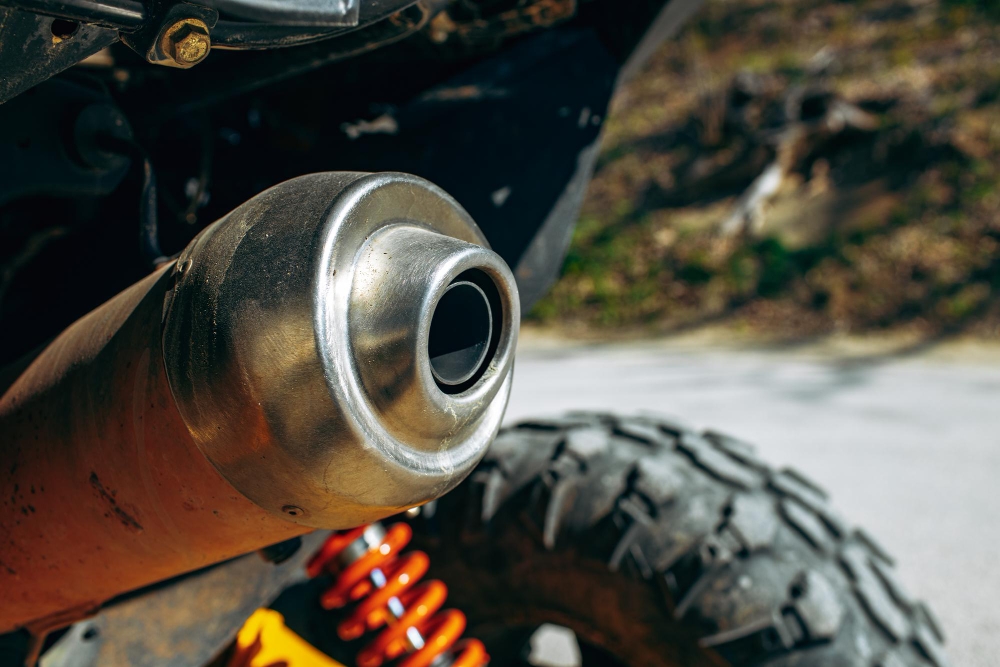 BIKIN MOTOR MAKIN NGEBUT! 5 Rekomendasi Knalpot Racing Terbaik untuk Harian, Suara Adem Tapi Tenaga Gak Kalem!