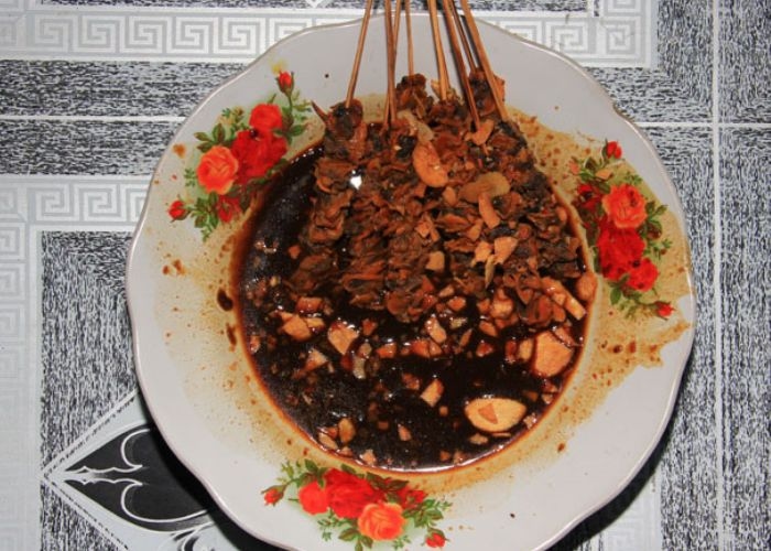 Bukan Cuma Lontong Balap, Kuliner Sate Kerang Bisa Jadi Jodoh Sempurna yang Bikin Lidah Ketagihan!