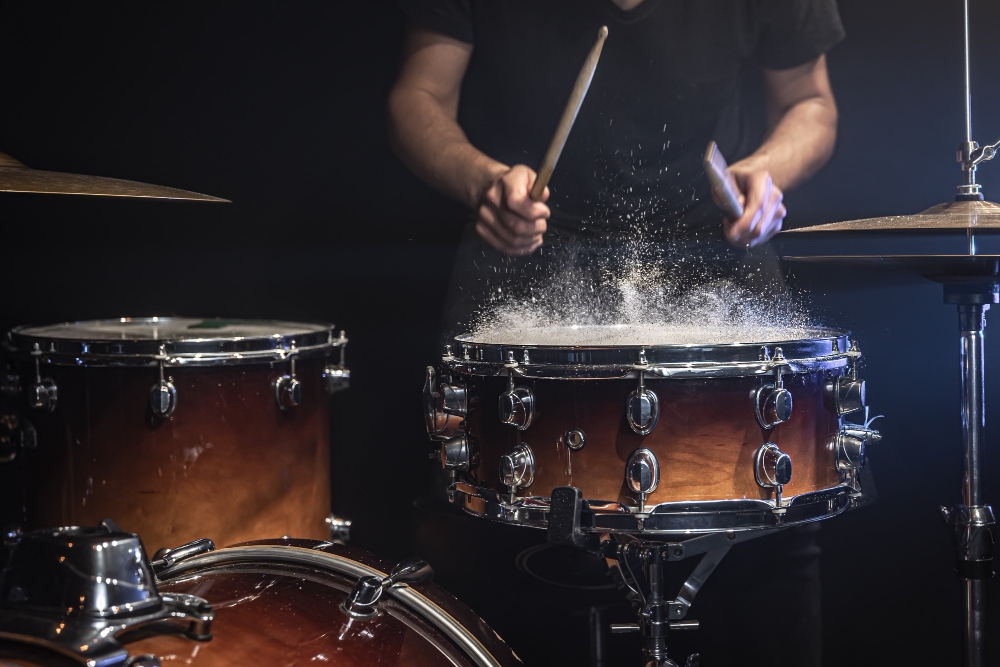 Kenali Perbedaan Mencolok Diantara Drum Elektrik VS Drum Akustik, Mana yang Paling Cocok Buat Pemula?