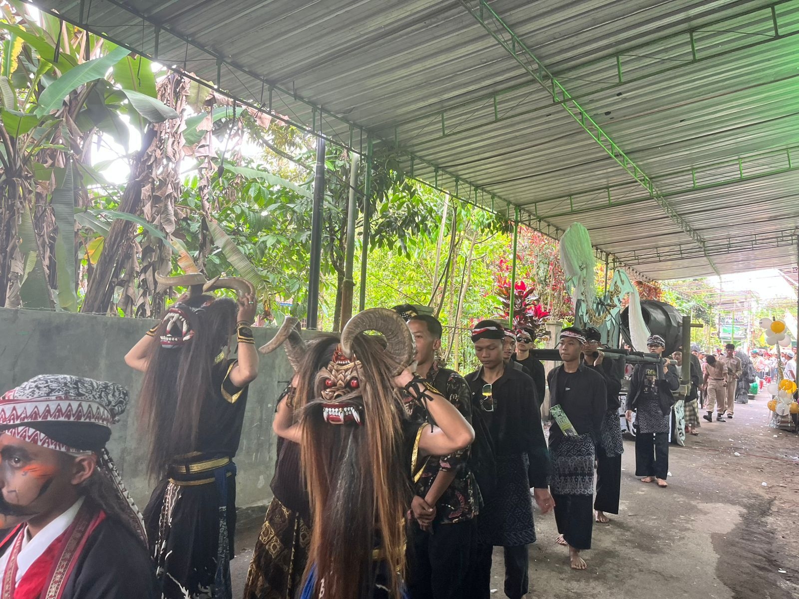 Menyatu dengan Irama Musik Tradisional, Santri Ponpes Sunan Giri Salatiga Gemakan Keberagaman Budaya