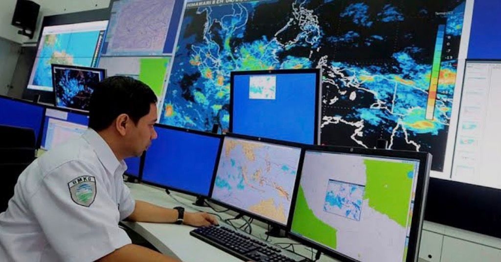 Hujan Ringan Dominasi Cuaca Indonesia, Waspada Petir di Sejumlah Wilayah Barat