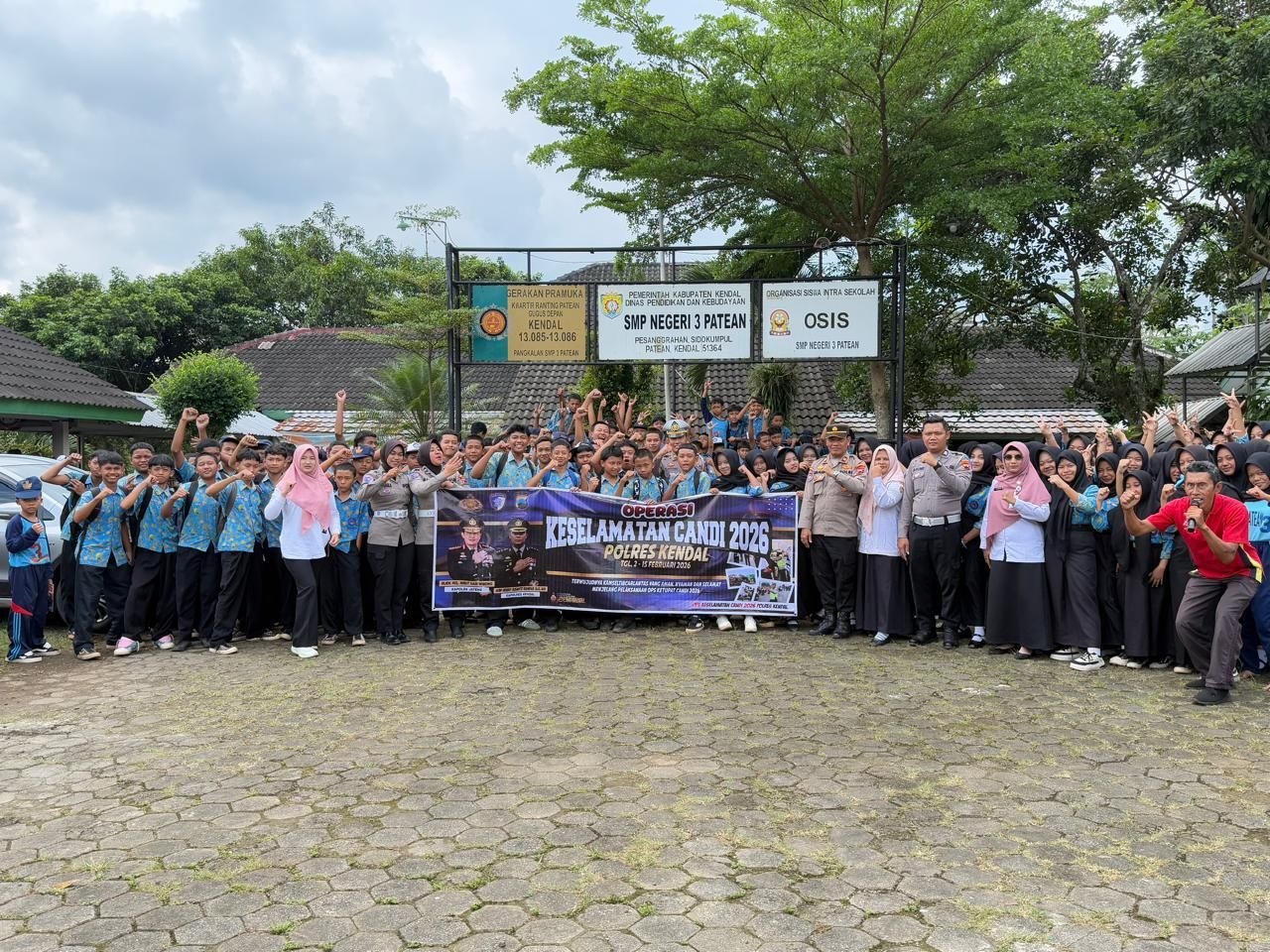 Personel Satlantas Polres Kendal Ajak Pelajar SMPN 3 Patean Perangi Bullying