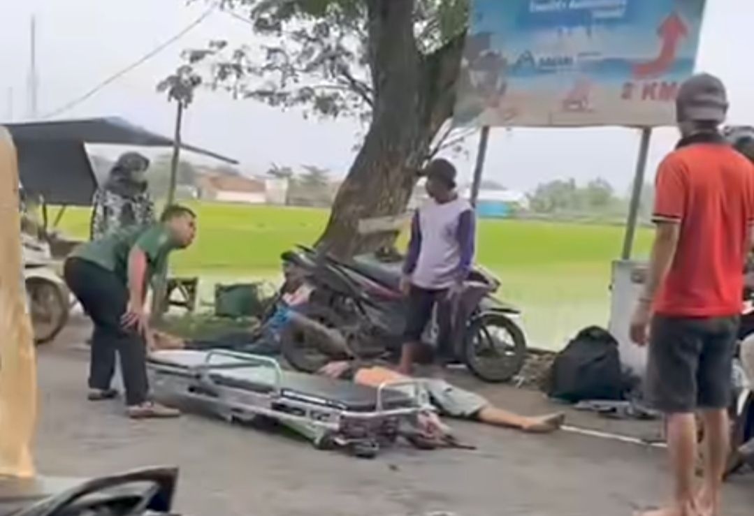 Adu Banteng Jupiter vs Vario di Batang, Korban Dibawa ke Rumah Sakit