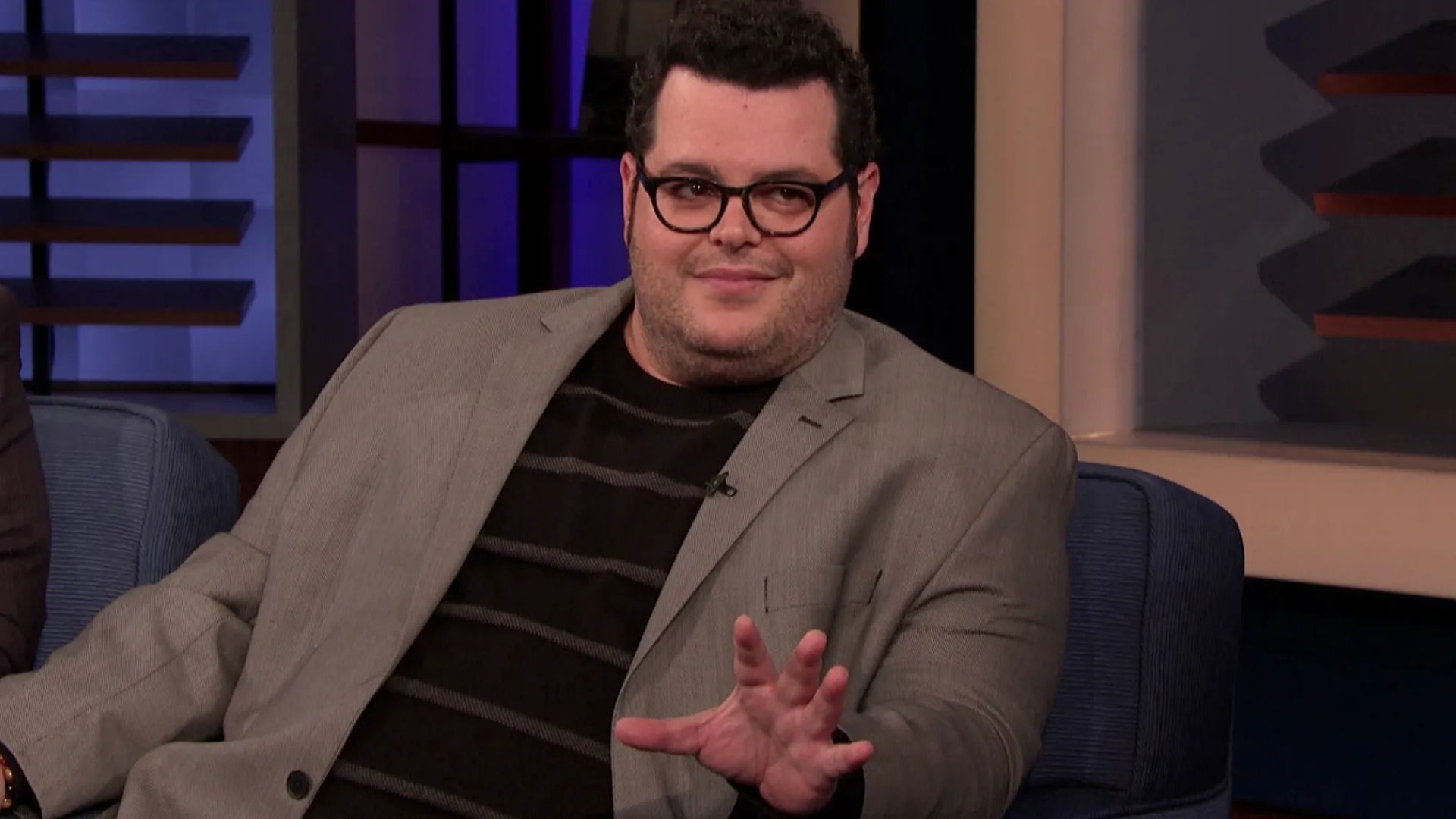 Spoiler atau Candaan? Josh Gad Beri Kode Comeback di Avengers Doomsday!