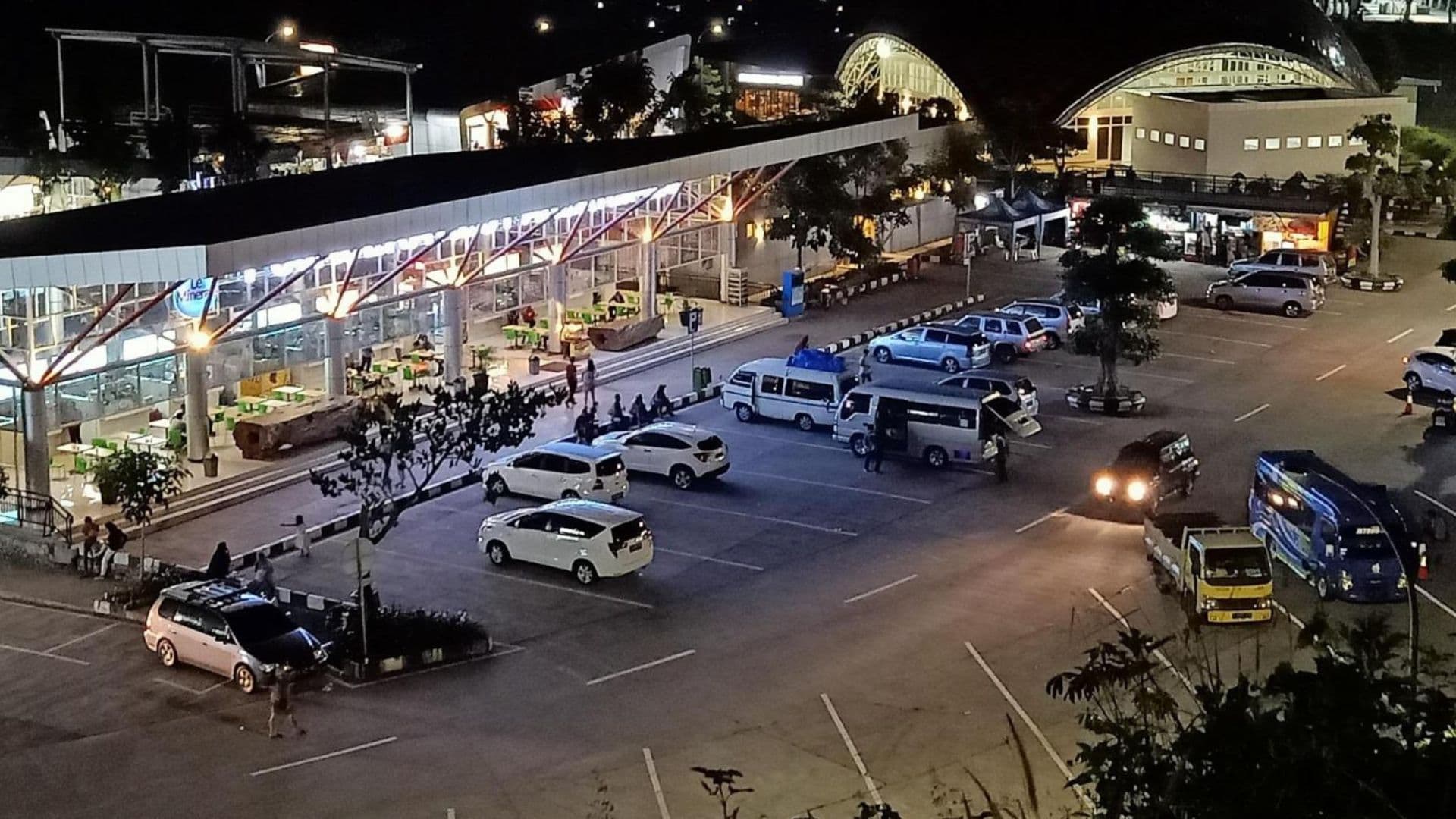 7 Rest Area Terlengkap di Tol Trans Jawa: dari KM 57 hingga KM 456, Mana Favoritmu?