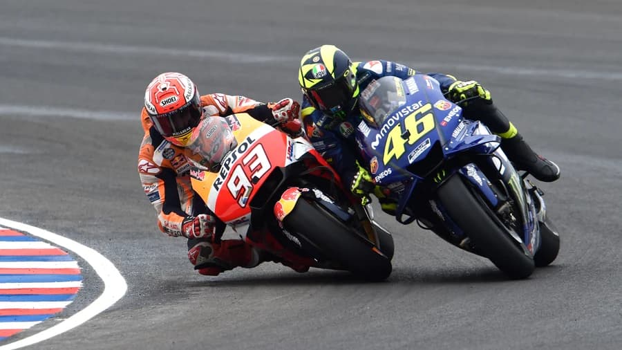 Daftar Lengkap Pembalap dengan Kemenangan Terbanyak di Kelas Premier MotoGP (1949–2026)