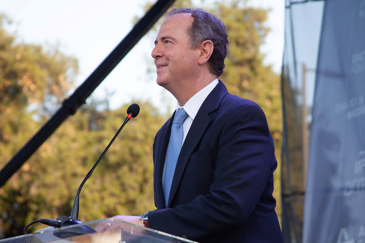 BREAKING: Pentagon Minta Anggaran Tambahan $200 Miliar, Schiff: Ini Akan Hancurkan Layanan Kesehatan Warga