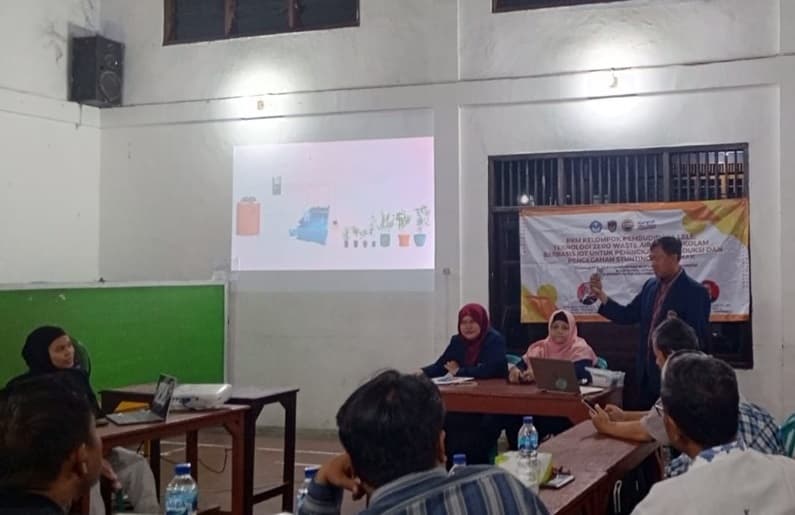 Terapkan Teknologi Berbasis IoT, Tim Pengabdian UPGRIS Dampingi Kelompok Pembudidaya Ikan di Semarang