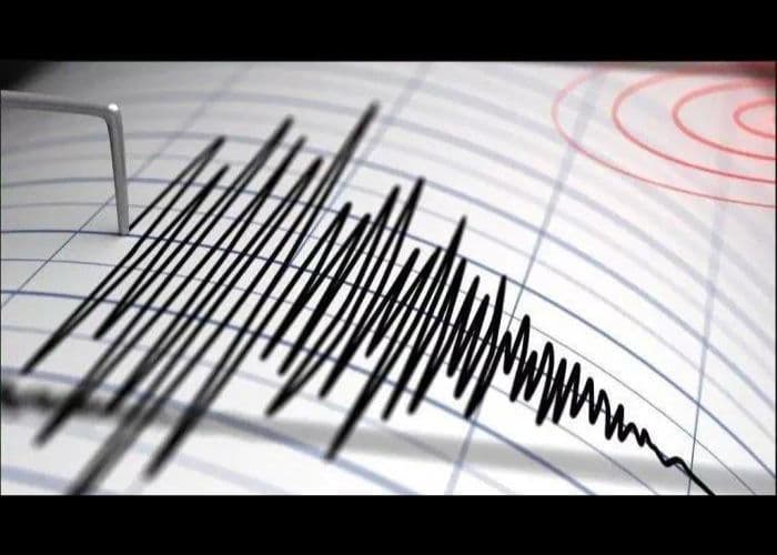 Gempa Bumi dan Tsunami Mengguncang Jepang dengan Kekuatan 7,6 Magnitudo